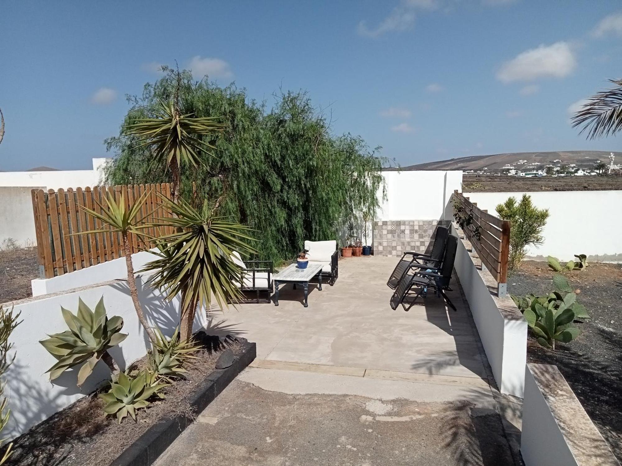 Quintero Suites San Bartolomé Exteriör bild