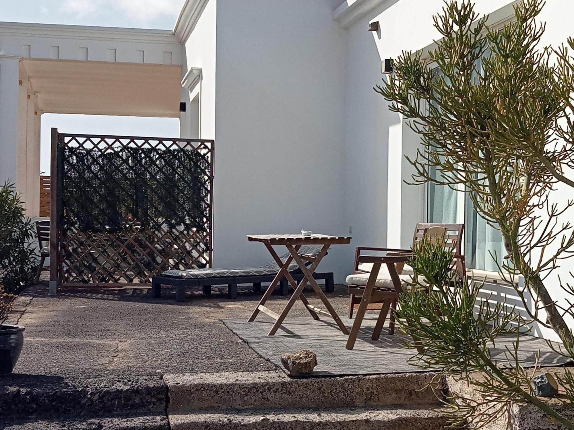 Quintero Suites San Bartolomé Exteriör bild